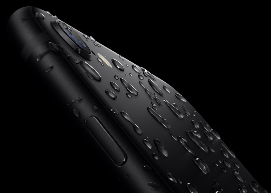 Apple iPhone SE Water resistant